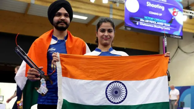 ਸਰਬਜੋਤ ਸਿੰਘ ਅਤੇ ਮਨੂੰ ਭਾਕਰ 