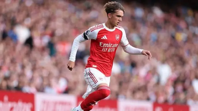 Dowman alizaliwa tarehe 31 Desemba 2009