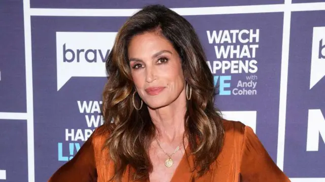 Cindy Crawford, vestidaapostaaposta em sistema betanosistema betanolaranja, olha para a câmera,aposta em sistema betanofotoapostaaposta em sistema betanosistema betanojulhoapostaaposta em sistema betanosistema betano2024