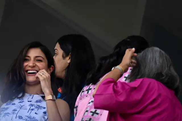 अनुष्का शर्मा 