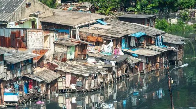 urbanisasi, DKI Jakarta, arus balik, pengangguran, pekerjaan, rumah kumuh