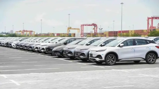 හම්බන්තොටට වාහන ගෙන්වා ඇති අයුරු