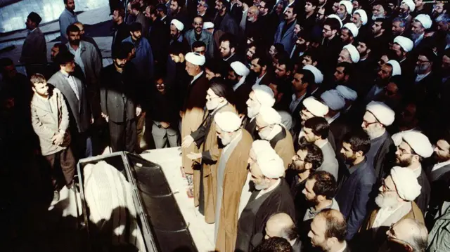 نماز میت خامنهای برای احمد خمینی