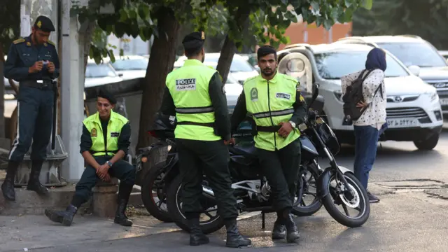 نیروهای پلیس