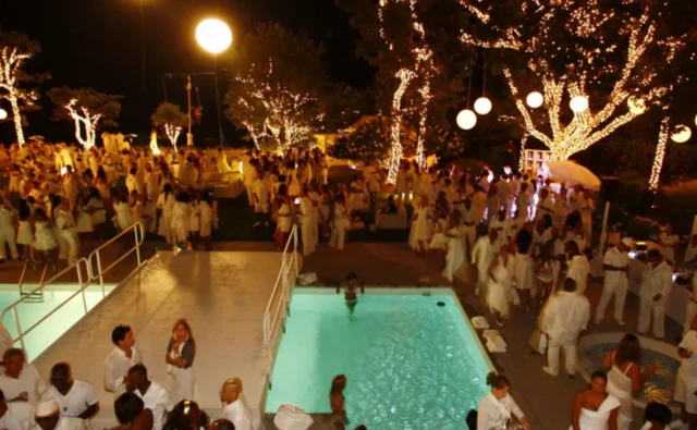 Combs'un gösterişli "Beyaz Partilerine" çok sayıda ünlü de katılıyordu.