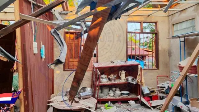 ကော့ကရိတ်မြို့တွင်းက ပျက်စီးသွားသော နေအိမ်