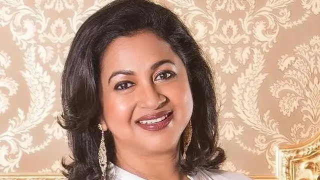 நடிகை ராதிகாவை 'கிழக்கே போகும் ரயில்' படத்தில் நாயகியாக பாரதிராஜா அறிமுகம் செய்தார்.
