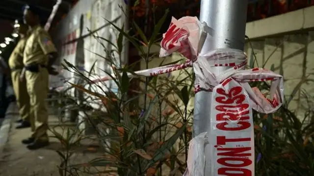 આકાશ પવાર, અમદાવાદમાં જુગારની લેતીદેતી મામલે હત્યા, રૂ. 21 લાખ, અમદાવાદ પોલીસ, સાબરમતી ઇસ્ટ રિવરફ્રન્ટ, હિતેશ સંઘવી, ઝોન 2 ડીસીપી ભરત રાઠોડ, બીબીસી ગુજરાતી સમાચાર 