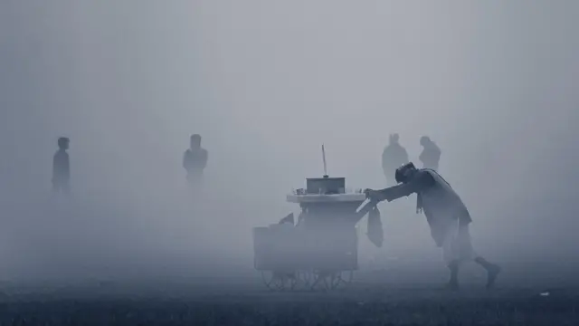 IQAir च्या सर्व्हेनुसार दिल्ली हे 2023 मध्ये जगातलं सर्वात प्रदूषित शहर ठरलं. 