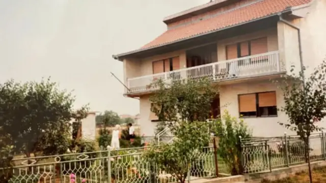 Kuća porodice Veličković pre martovskog nasilja na Kosovu