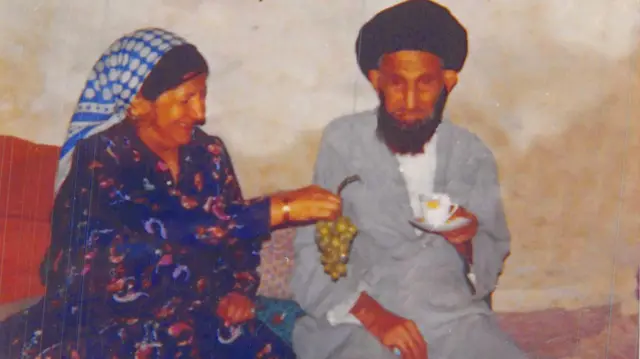 جواد خامنه‌ای و خدیجه میردامادی والدین علی خامنه‌ای، قبل از انقلاب ۱۳۵۷