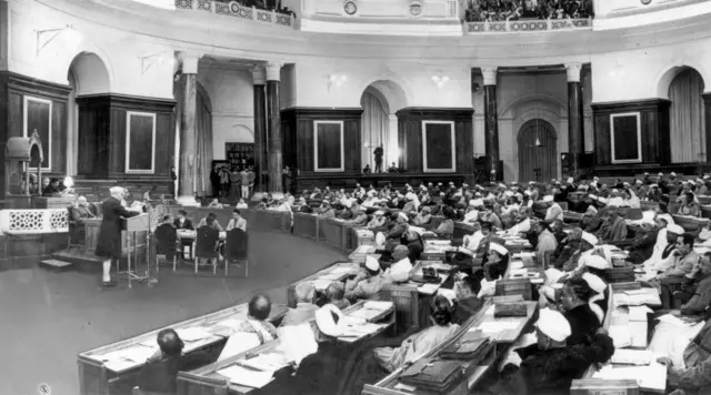 அரசியலமைப்பு அவையில் இடம் பெற்றிருந்த ஒவ்வொரு பெண்களும் ஒவ்வொரு பின்னணியை கொண்டிருந்தவர்கள் 