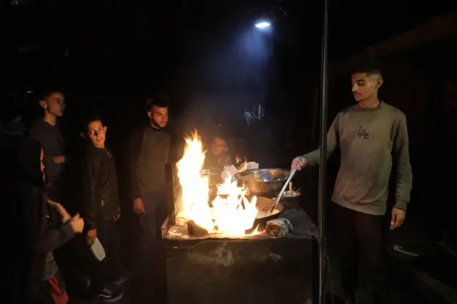 سكان في قطاع غزة