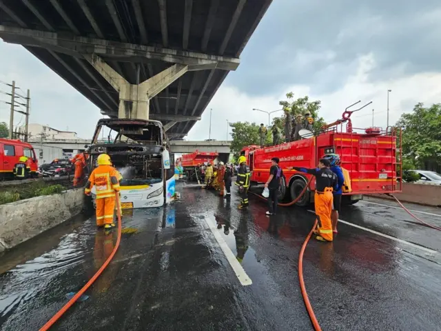 รถบัสนักเรียนไฟไหม้ 