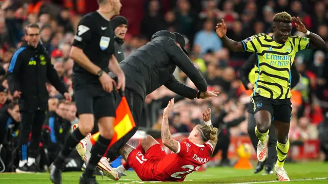 سیمیکاس و کلوپ