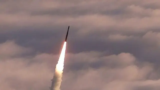 አህጉር አቋራጭ ባለስቲክ ሚሳዔል 