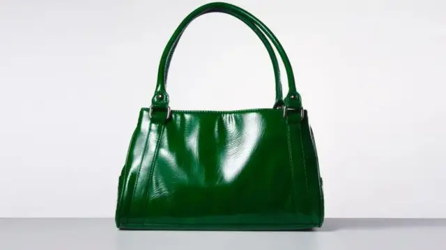 डियॉर बॅग