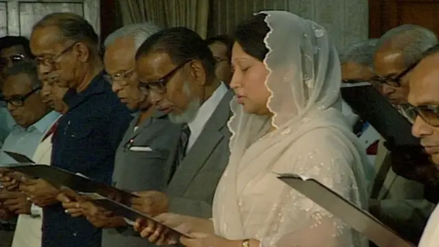 ১৯৯১ সালে নির্বাচনে জয়ী হয়ে শপথ নেন বিএনপি চেয়ারপার্সন খালেদা জিয়া