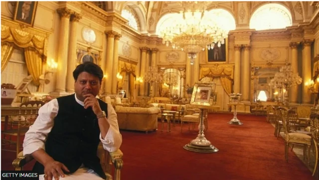 स्वर्गीय माधवराव सिंधिया महाराजा ग्वालियर के वारिस थे और वे कांग्रेस पार्टी के शीर्ष नेताओं में से एक शुमार हो गए थे.