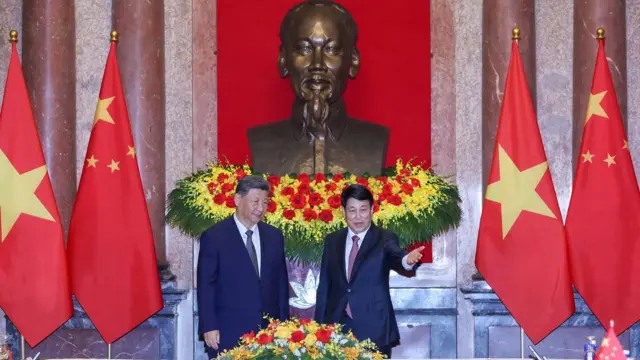 ဗီယက်နမ် သမ္မတ နဲ့ တရုတ်သမ္မတတို့ ဧပြီ ၁၅ က ဟနွိုင်းမှာ တွေ့ဆုံစဥ်