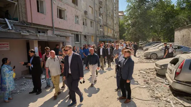Дипломатам з понад 70 країн показали наслідки російської атаки на Київ.