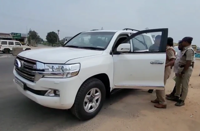 డబ్బు సీజ్ 