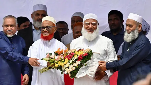 নির্বাচনে ধর্মভিত্তিক দলগুলো ধর্মকে আরও বেশি ব্যবহার করছে, আছে এমন অভিযোগ