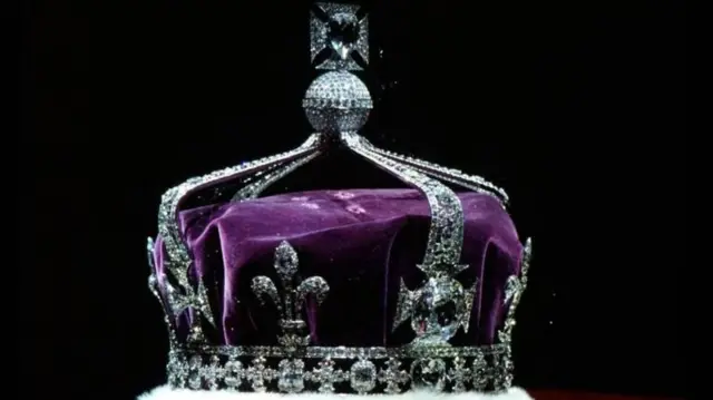 कोहिनूर : मुघलांच्या दरबारातून थेट 'तिकडे' कसा पोहोचला हा मौल्यवान हिरा?