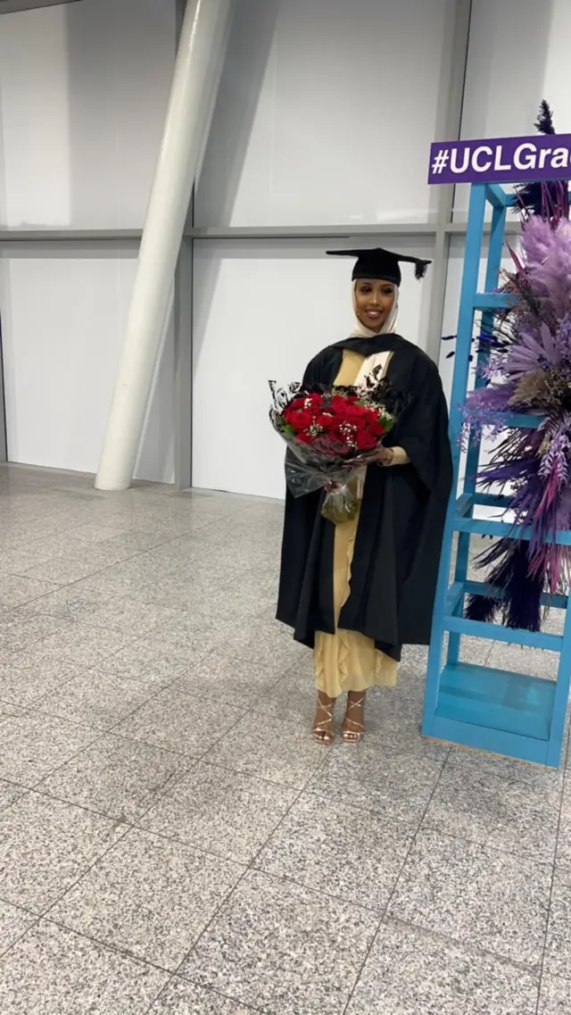 Hibo saciid Cabdi oo ka qalinjabinaysa Jamaacada ku taalla London.