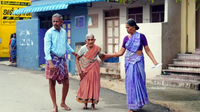 நாடாளுமன்றத் தேர்தல்: தமிழகத்தில் வாக்கு சதவீதம் சொல்லும் செய்தி என்ன?