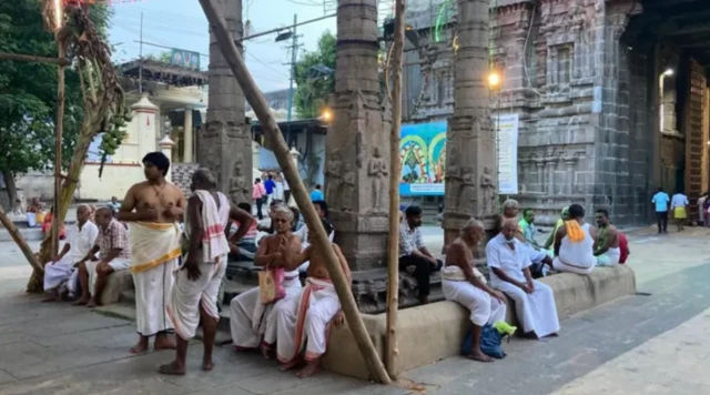 வடகலை, தென்கலை, காஞ்சிபுரம் வரதராஜப் பெருமாள் கோயில், நீதிமன்றம் 
