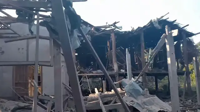 မိုးမိတ်မှာ လေကြောင်းတိုက်ခိုက်ခံလိုက်ရတဲ့ အရပ်သားနေအိမ်