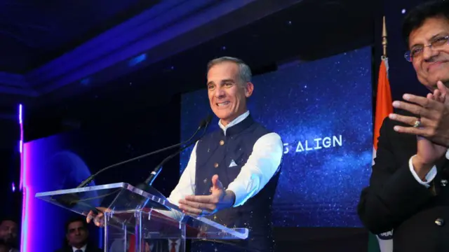 पीएम मोदी की रूस यात्रा पर भारत में अमेरिकी राजदूत एरिक गार्सेटीने तीखी प्रतिक्रिया व्यक्त की थी. 