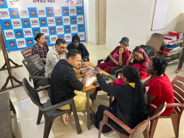 રાજકોટ શહેર પોલીસ, એસઓજી, નાઇજિરીયા, બીબીસી