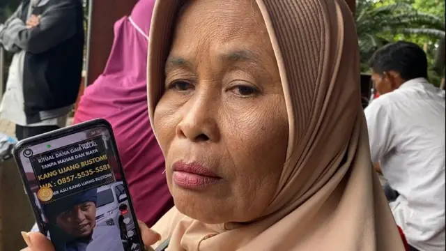 Sunayah menunjukkan video penipuan di Tiktok