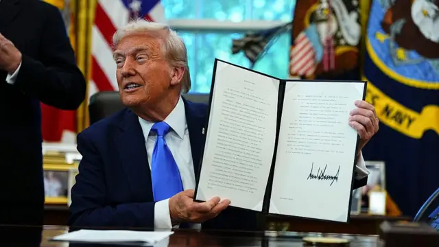 डोनाल्ड ट्रंप