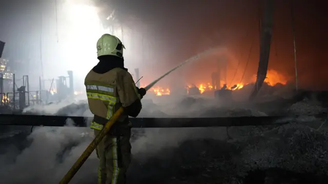 Наслідки російської атаки на амеркианський завод Flex у Мукачево на Закарпатті 21 серпня 2025 року