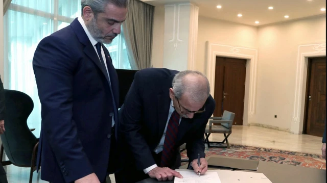 نواف سلام