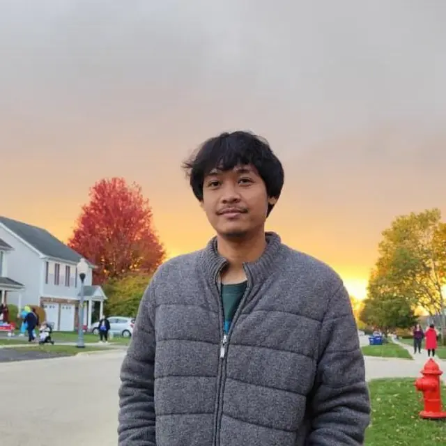Akademisi di UIN Syarif Hidayatullah, Endi Aulia Garadian meneliti teror kolor ijo pada 2003-2005. Ia menemukan legenda urban biasanya muncul saat masyarakat tercekik masalah ekonomi.