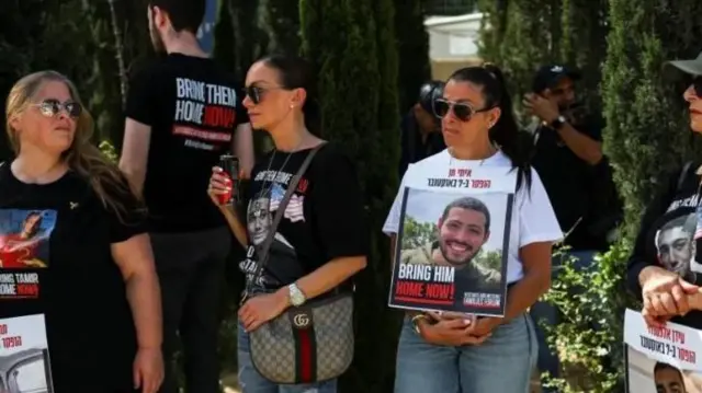 معتصمون إسرائيليون يطالبون الحكومة الإسرائيلية للعمل على الإفراج عن المحتجزين في غزة