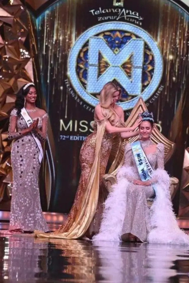 મિસ વર્લ્ડ 2025, મિસ થાઇલૅન્ડ ઓપાલા સુચાતા, હૈદરાબાદમાં સ્પર્ધા, મિસ વર્લ્ડ સ્પર્ધા વિવાદ, સોનુ સૂદ, નમ્રતા શિરોડકર, બીબીસી ગુજરાતી આંતરરાષ્ટ્રીય સમાચાર