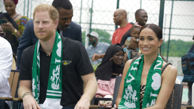Prince Harry and Meghan during di volleyball game for Abuja