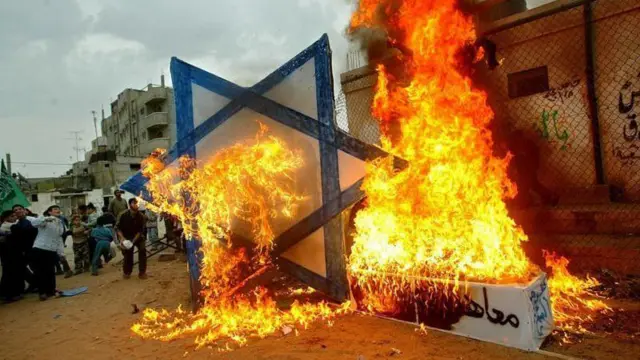 ফিলিস্তিনে ইসরায়েলি দখলদারিত্বের বিরুদ্ধে বিক্ষোভ।