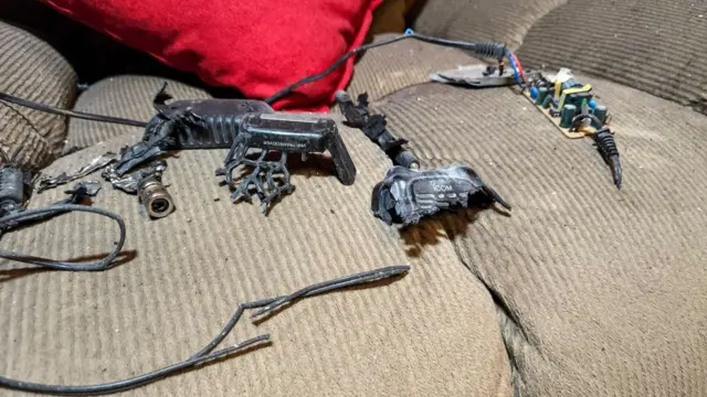 صورة تظهر انفجار جهاز راديو في مدينة بعلبك في الـ 18 سبتمبر/أيلول 2024. 