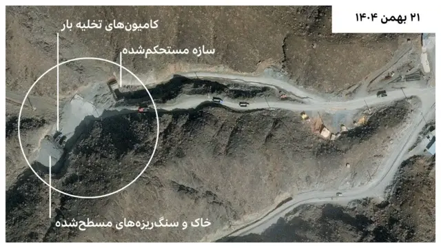 تصویر ماهواره‌ای از دهانه تونلی در نزدیکی تاسیسات نطنز در تاریخ ۲۱ بهمن ۱۴۰۴