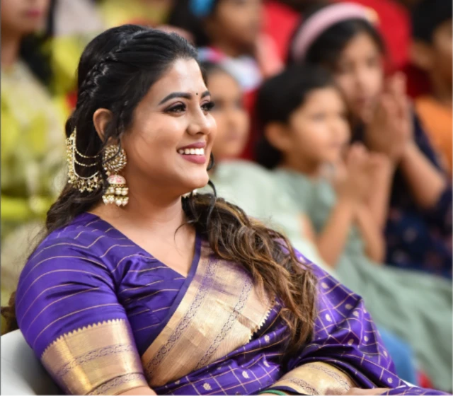 நடிகை இனியா 