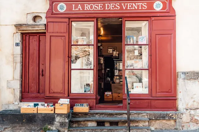 Montolieu, desa buku, toko buku