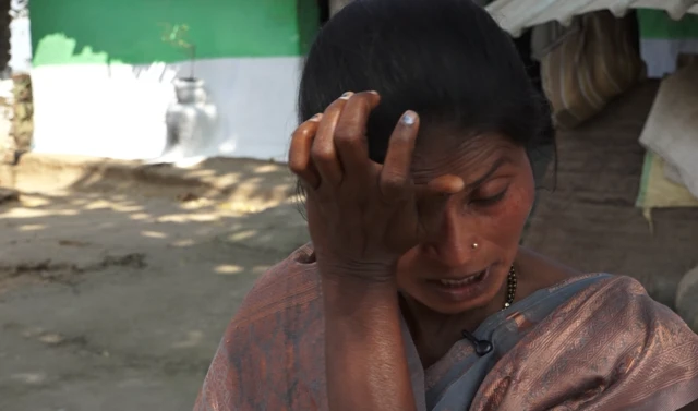 मंजुषा आंबडारे यांना तर परिस्थिती सांगताना रडू कोसळलं.