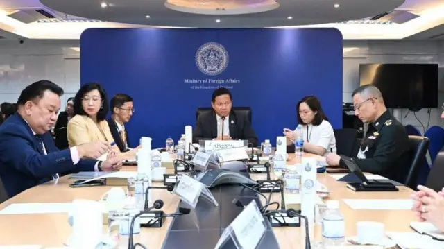 นายเชษฐพันธ์ มากสัมพันธ์ รองปลัดกระทรวงการต่างประเทศเป็นประธานการประชุมศูนย์ประสานงานสถานการณ์ฉุกเฉิน (Rapid Response Center: RRC) เมื่อวันที่ 16 มิถุนายน 2568 