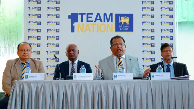 ශ්රී ලංකා ක්රිකට් ආයතනයේ වත්මන් සභාපති ශම්මි සිල්වා, ශ්රී ලංකා ක්රිකට් ආයතනයේ වත්මන් උප සභාපති ජයන්ත ධර්මදාස ඇතුළු පිරිස